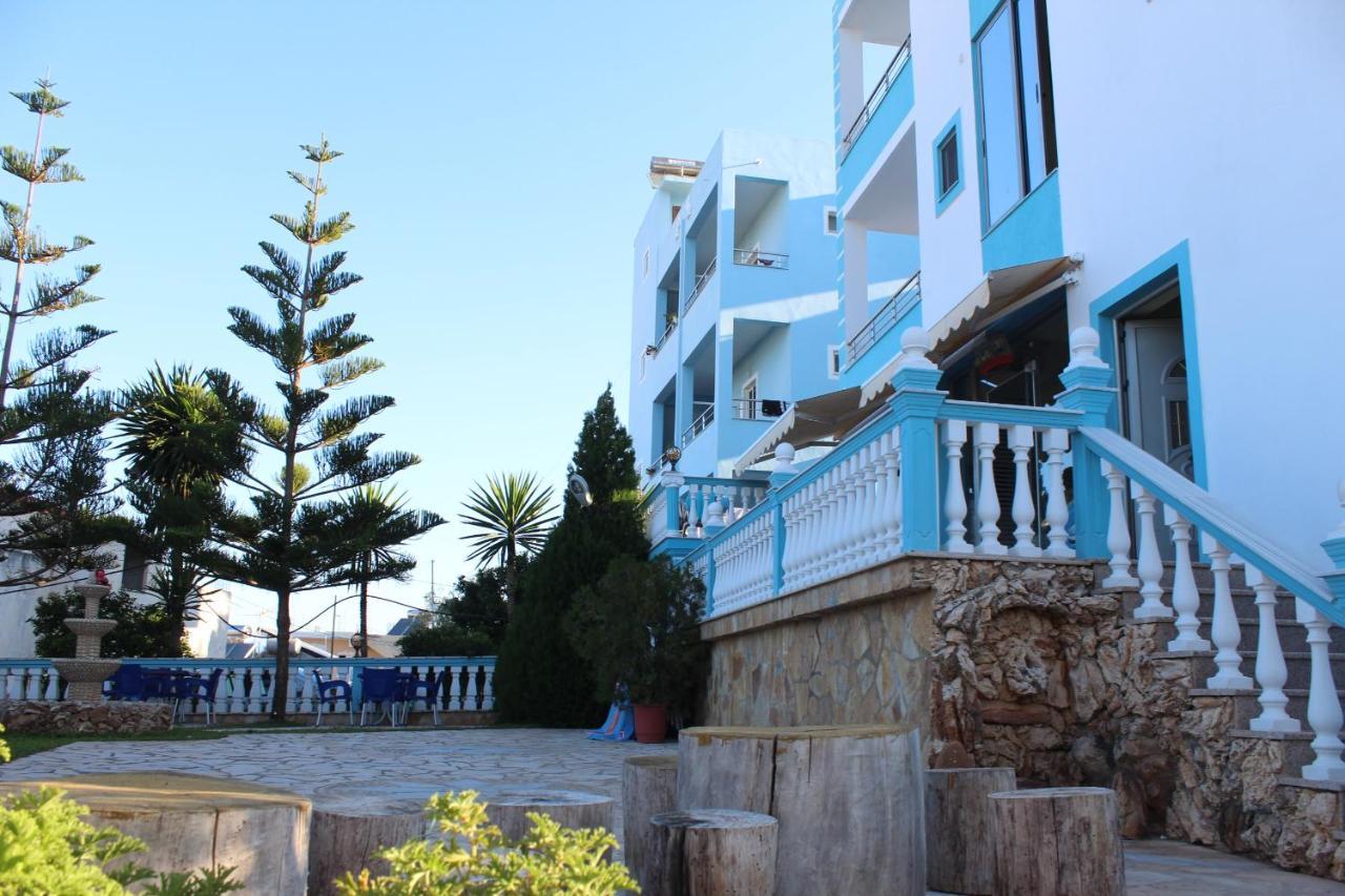 Esmeralda & Restaurant Hotel 2*