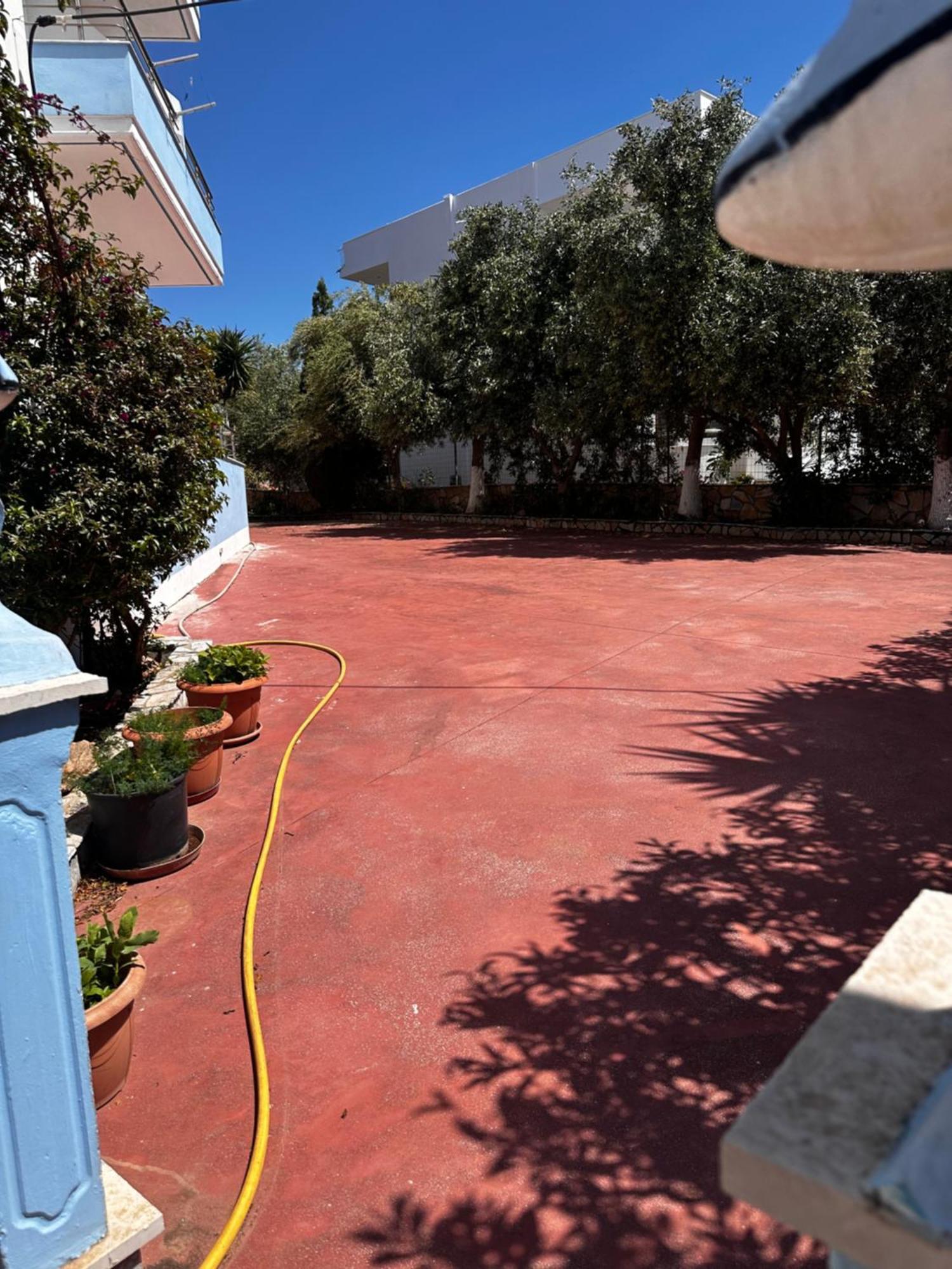 Hotel Esmeralda & Restaurant Ksamil